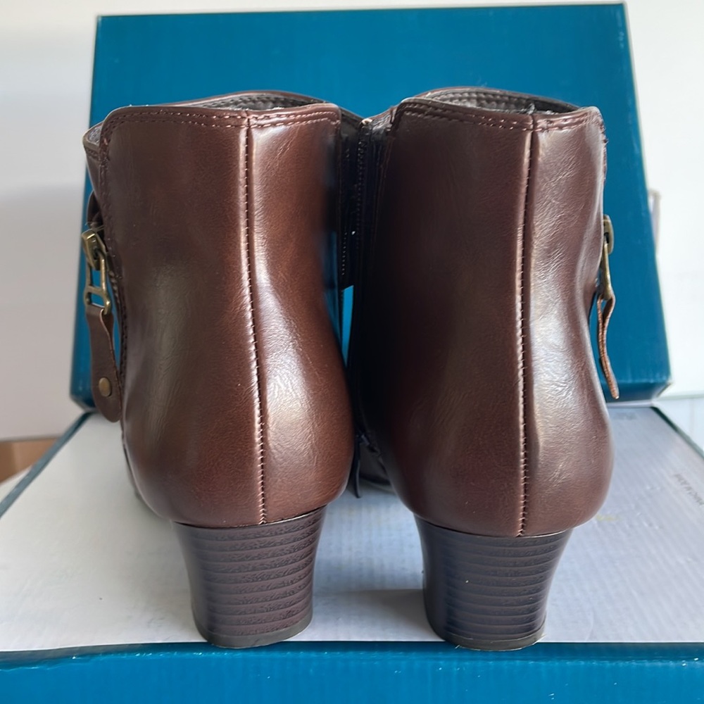 Fabulaire Booties - Picture 6 of 8